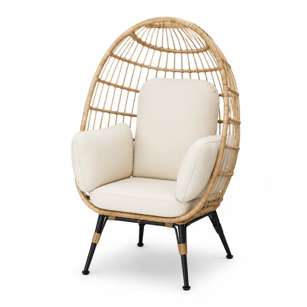 Fauteuil en rotin beige avec structure en acier et coussins polyester